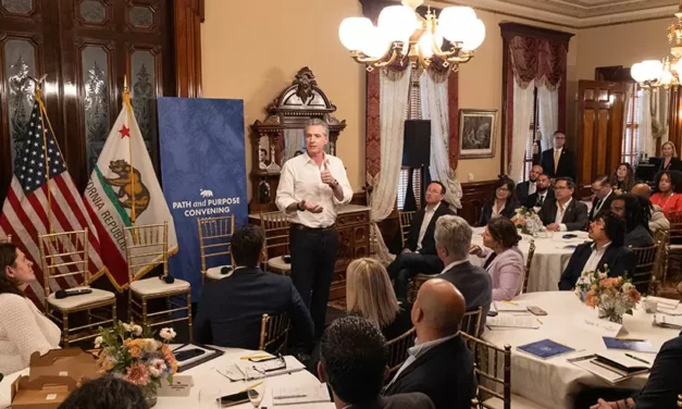 CALIFORNIA IMPULSA INICIATIVA PARA APOYAR A NIÑOS Y HOMBRES JÓVENES